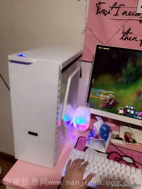 16年无边框超帅27寸白色四核8g游戏独显台式机电