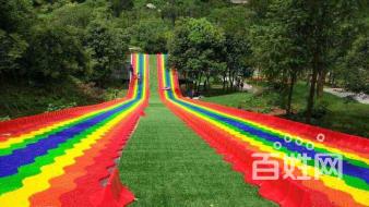 抖音上的“爆红”七彩旱雪滑道带你体验刺激体验