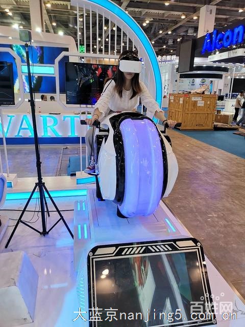 南京展会提供VR自行车VR摩托车等暖场VR设备出租