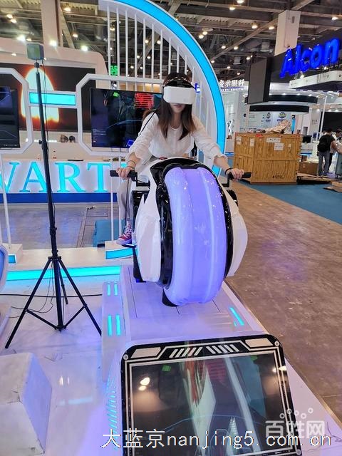 南京展会提供VR自行车VR摩托车等暖场VR设备出租