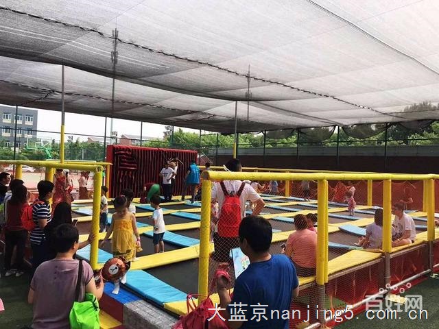 超级大蹦床儿童乐园蹦床乐园出租
