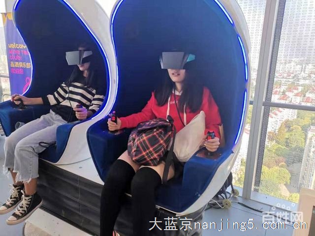 南京栖霞提供VR多人影院VR赛车VR360旋转设备