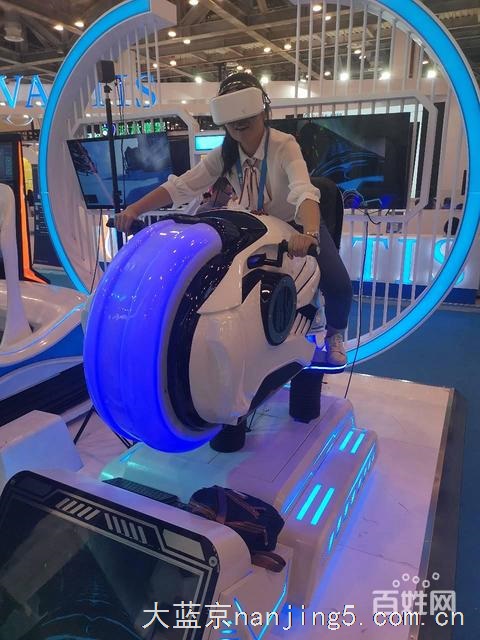 南京展会提供VR自行车VR摩托车等暖场VR设备出租