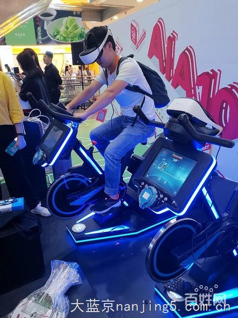 南京展会提供VR自行车VR摩托车等暖场VR设备出租