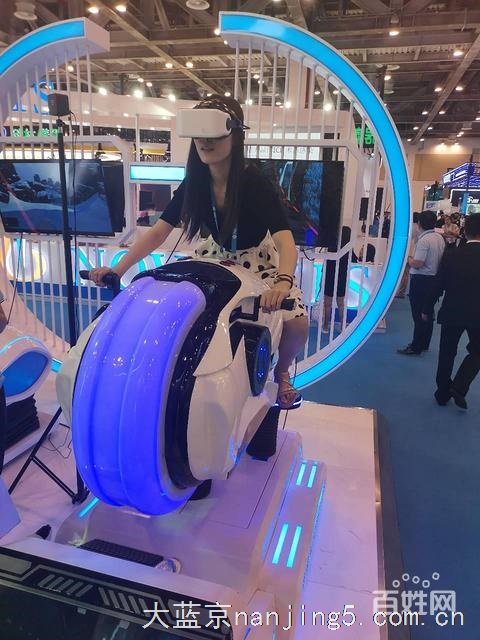 南京展会提供VR自行车VR摩托车等暖场VR设备出租