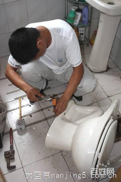 卫浴/洁具维修 马桶维修/安装 水盆漏水维修阀门