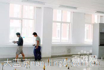 南京墙面脱落发霉、立邦刷新、墙面修补、刮腻子刮大白