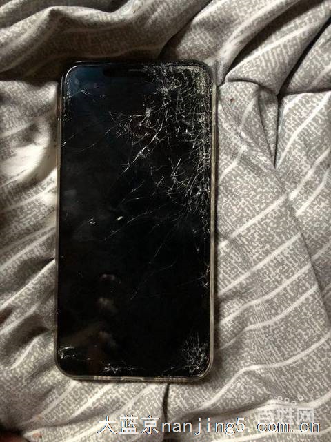 南京苹果iphonexsmax换屏换后玻璃去哪里?