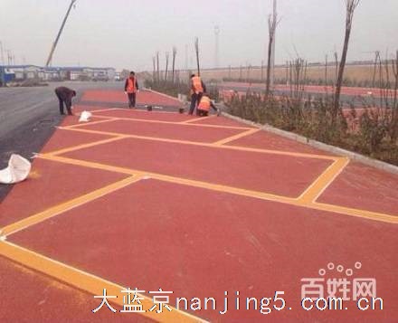 南京陶瓷颗粒路面,具有高防滑性能,色彩鲜艳施工快