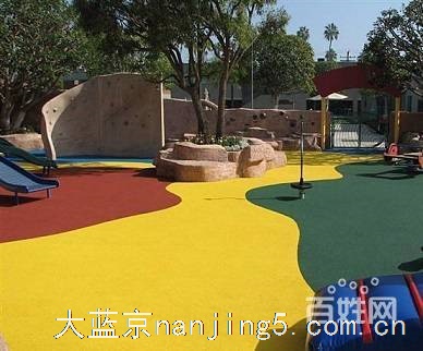 【南京彩色塑胶地坪厂家】江苏南京塑胶地坪施工价格