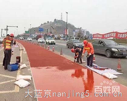 彩色沥青防滑施工迅速,可一夜之间完工,陶瓷颗粒厂家