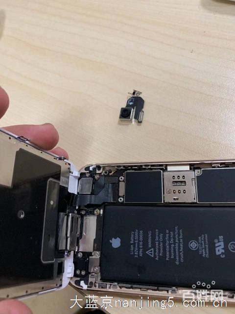 南京苹果6S更换屏幕多少钱，苹果6S更换原装电池