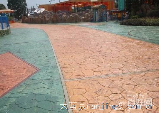 压花地面材料_路面压模地坪_报价咨询南京拓彩地坪