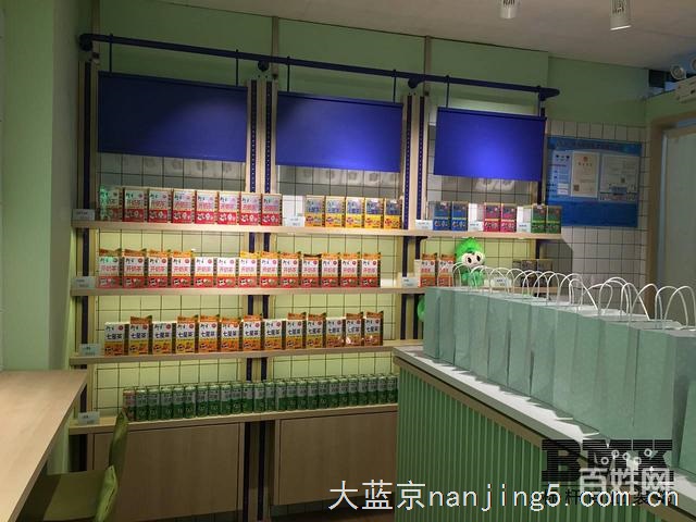 南京展柜厂_展柜制作生产_展柜定制_标杆展示道具